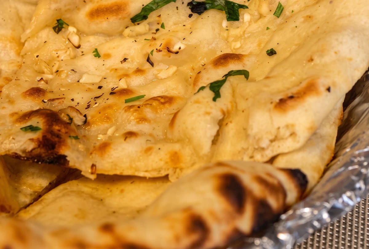 Vers garlic naan uit de tandoor